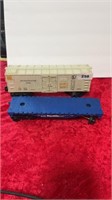 2 Lionel train cars