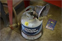 SMALL PROPANE TANK WITH HEATER