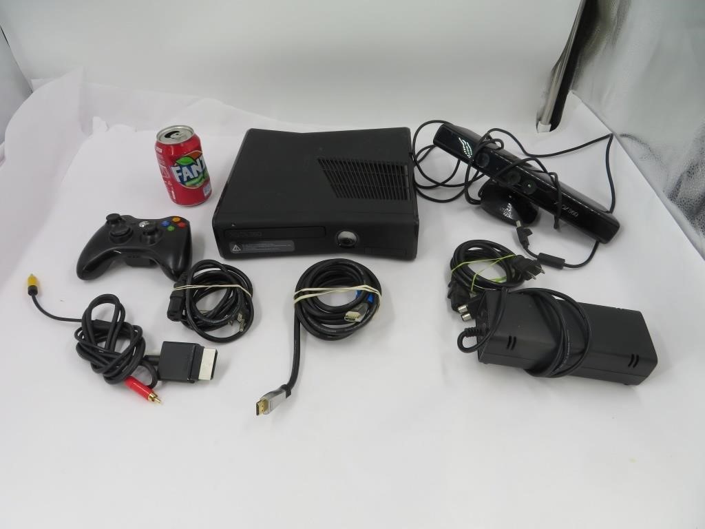 Console Xbox 360 avec accessoires + kinect