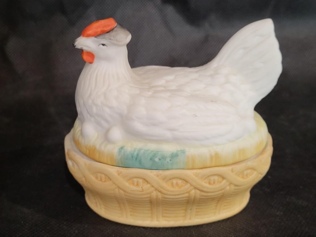 VTG Bisque Hen on Nest Covered Dish