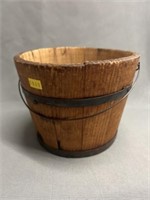 Early Banded Pail
