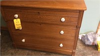 Oak Dresser (vintage) 18"x40"x31"t