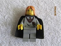 LEGO Minifigure Ginny Weasley Gryffindor Shield