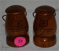 VTG SET OF WOODEN LANTERN STYLE ADV S/P SHAKERS