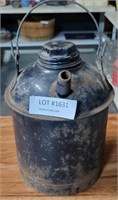 BLACK METAL GAS CAN WITH WIRE HANDLE