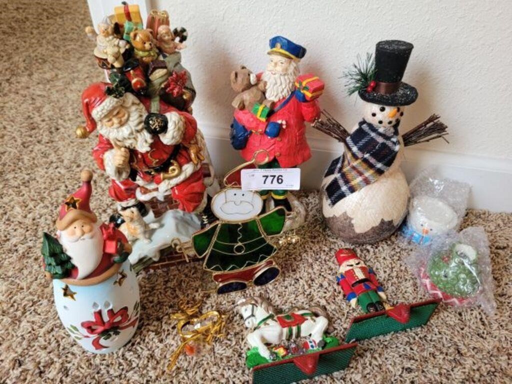 GROUP OF CHRISTMAS DÉCOR, HOLDERS, SANTA, MISC