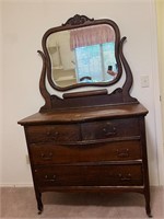 Vintage / Antique Dresser w Attached Mirror