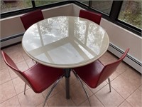 Round Table With Chairs