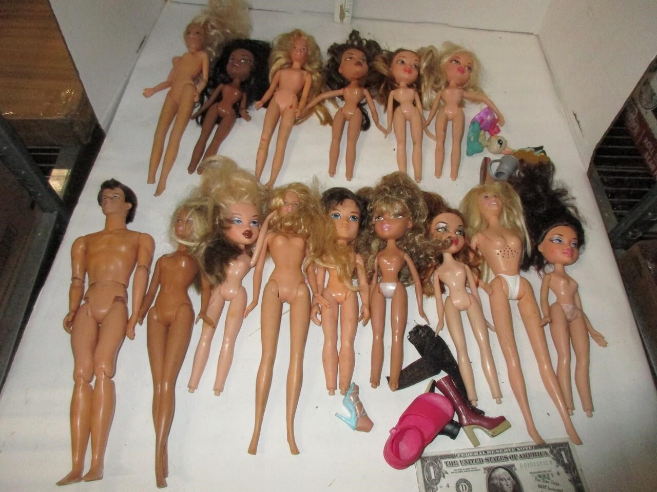 Mix group Barbies brat dolls accessories