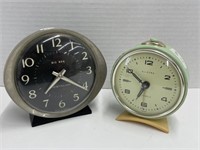 2 bedside alarm clocks, Westclox Big Ben &