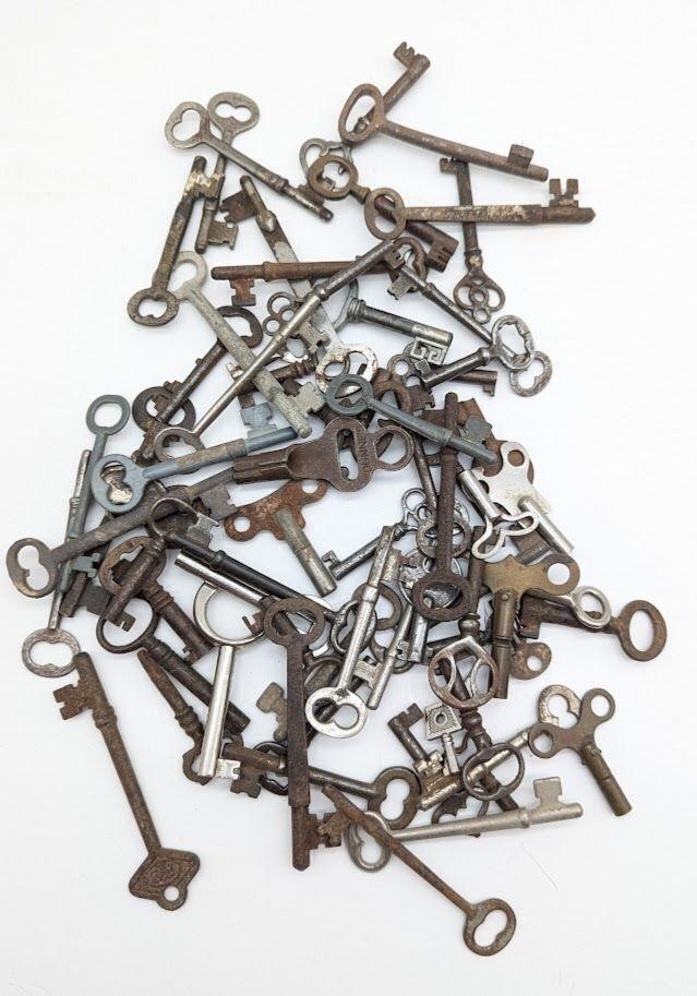 Lot Of 70 Rail Road Keys