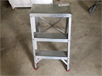 Aluminum 2' Step Ladder