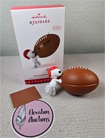 Hallmark Peanuts Touchdown Snoopy Ornament