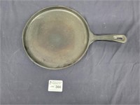 Lodge USA shallow cast iron pan