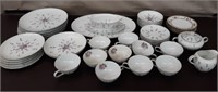 Box Harmony House Rosebud China 40PC