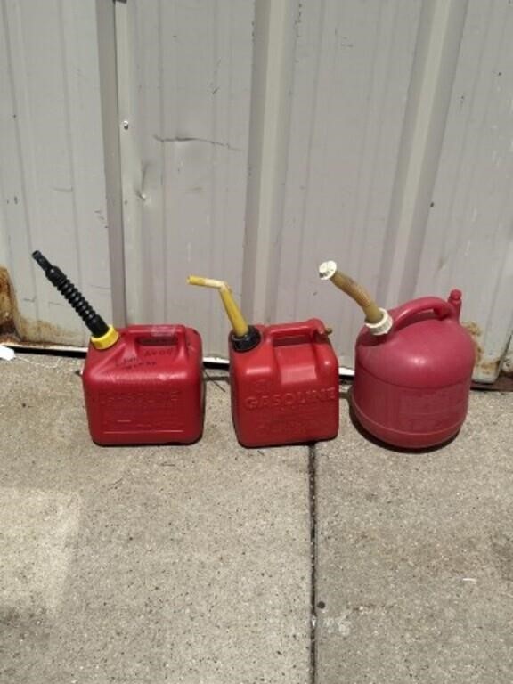 Set of 3 small gas cans