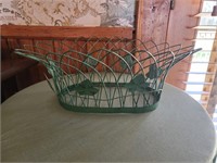 Green Wire Oval Basket Ivy 15x5x11