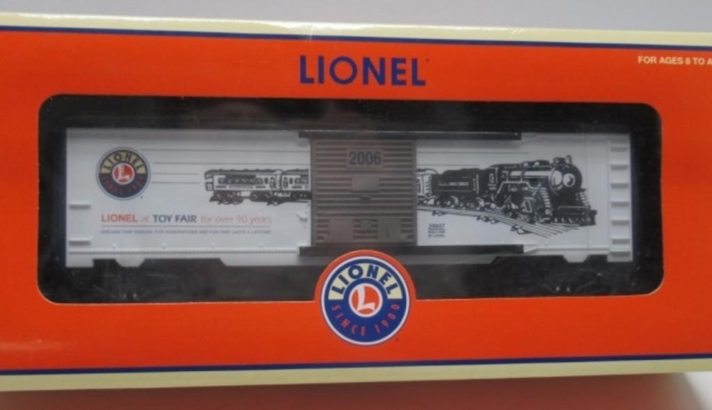 LIONEL TRAIN 2006 TOY FAIR BOXCAR NEW IN BOX.