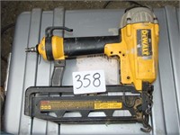 DeWalt 16 GA. Air Finish Nailer