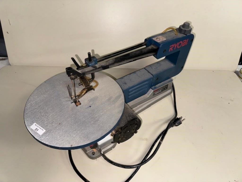 Like new Ryobi Scrolling table-top saw