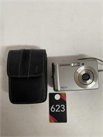 10.2 Mega Pixel Samsung Camera with Case