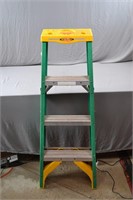 111: Werner 4 ft step ladder