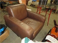 CHROME BASE LEATHER LIKE SWIVEL CHAIR