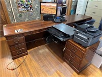 "L" shaped office desk by Commonwealth 66" X 47"