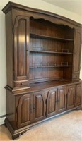 Willet Hutch / China Cabinet