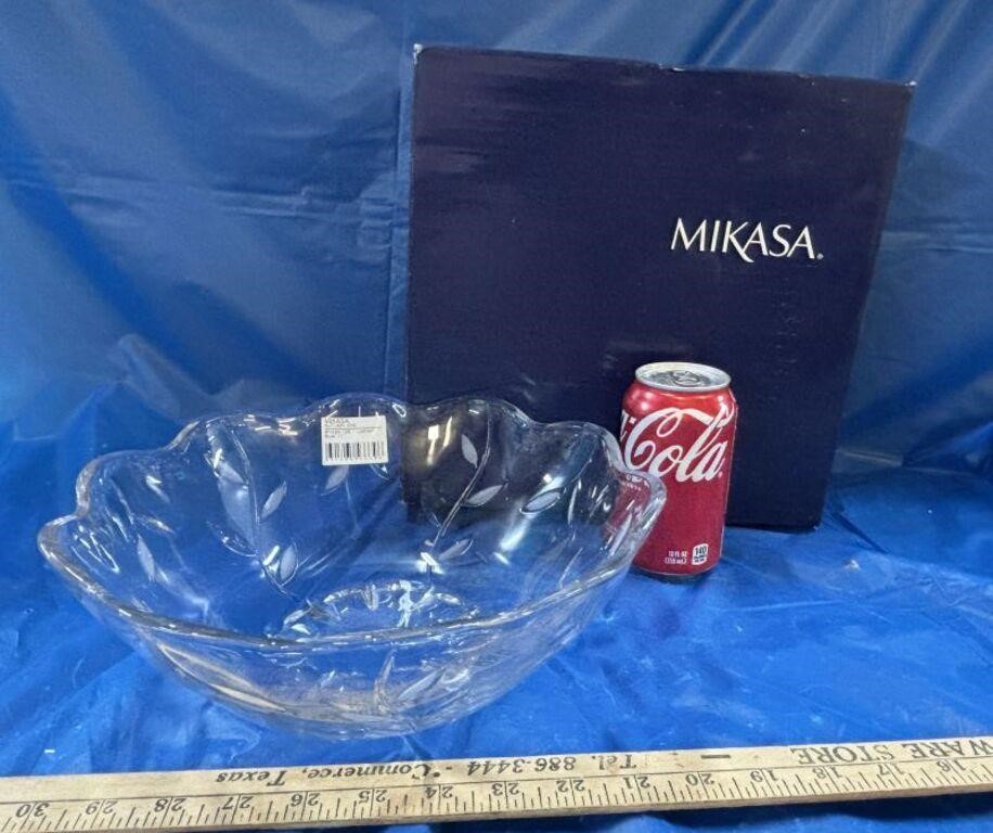 Mikasa Autumn Vine 11" Serving Bowl with Box