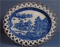 Spode 'Willow' pattern pierced edge stand.