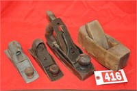 Antique wood planes incl. "Bailey"