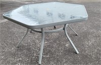 Patio table 54" glass top