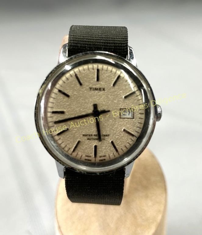 Timex date watch, Montre, fonctionne