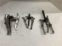gear pullers lot of 3