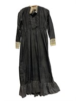 Women's Victorian Dress