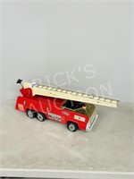 1972 vintage Tonka fire truck - ladder works