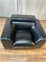 Global Furniture U8120 Black Gel Leather Armchair