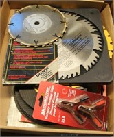Flat lot: carbide saw blade, cut off discs