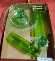FLAT BOX OF ASSORTED GREEN GLASSWARE