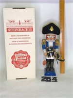 Stieinbach German Volkskunst nut cracker