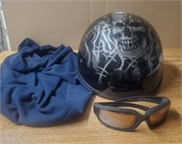 Harley Davidson Helmet w/Glasses & Bag