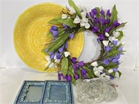 Collection of assorted spring decor items