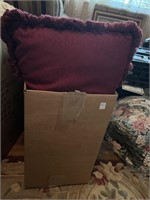 MISC LOT OF THROWS, PILLOWS, ETC