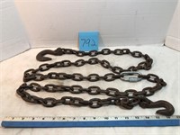 Chain with 2 hooks