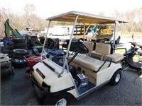 1999 Club Car Electric Golf Cart / needs batteries
