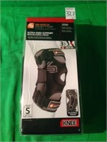 SHOCK DOCTOR ULTRA KNEE SUPPORT (SMALL)