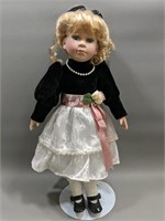 Vintage Geppeddo Doll