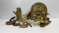 Mixed brass and copper lot: trays, candle