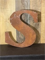 METAL LETTER S DECOR